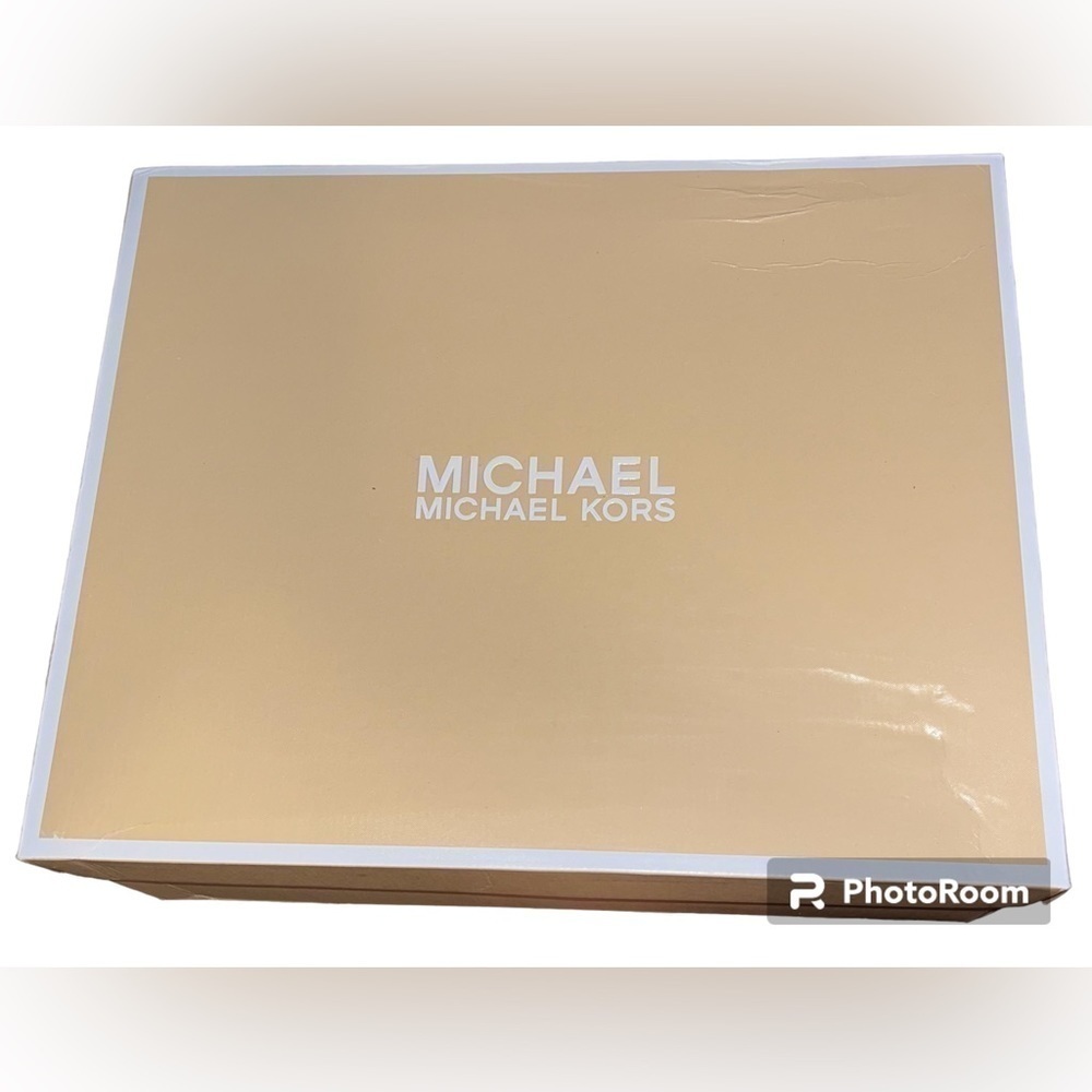 MICHALE Kors Kimber Stilettos - Picture 8 of 11